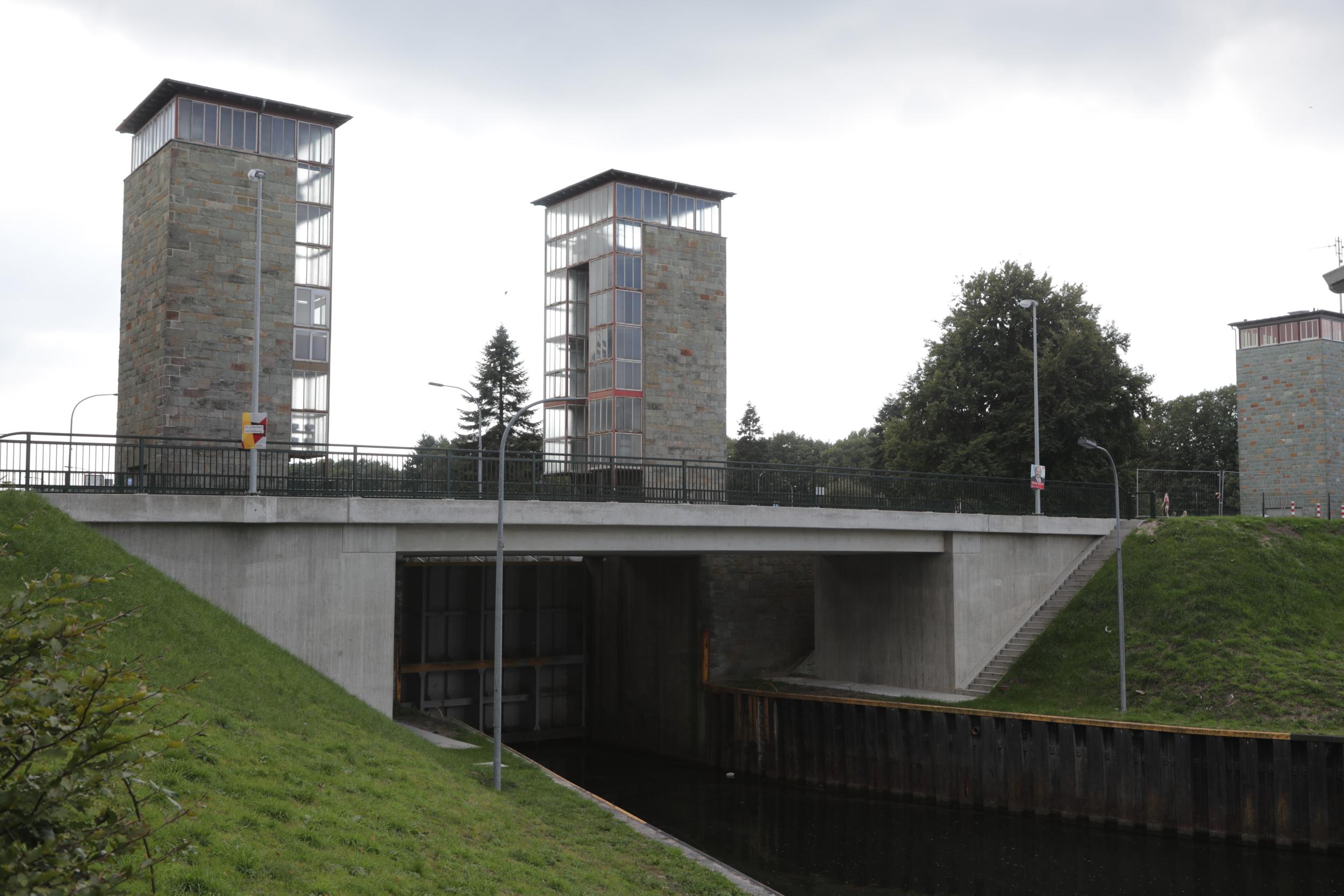 Sluis Meppen Binnenvaart In Beeld